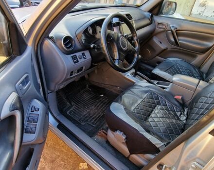 Серый Тойота РАВ 4, объемом двигателя 2 л и пробегом 381 тыс. км за 3700 $, фото 5 на Automoto.ua