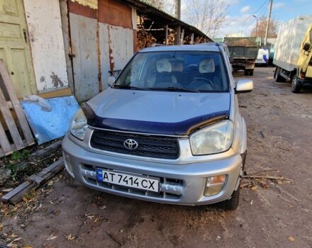 Серый Тойота РАВ 4, объемом двигателя 2 л и пробегом 381 тыс. км за 3700 $, фото 1 на Automoto.ua