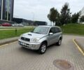 Серый Тойота РАВ 4, объемом двигателя 2 л и пробегом 250 тыс. км за 3678 $, фото 1 на Automoto.ua