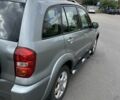 Серый Тойота РАВ 4, объемом двигателя 2 л и пробегом 320 тыс. км за 4000 $, фото 9 на Automoto.ua