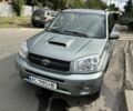 Серый Тойота РАВ 4, объемом двигателя 2 л и пробегом 320 тыс. км за 4000 $, фото 4 на Automoto.ua