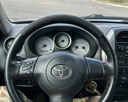 Серый Тойота РАВ 4, объемом двигателя 2 л и пробегом 370 тыс. км за 4000 $, фото 12 на Automoto.ua