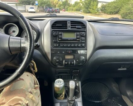 Серый Тойота РАВ 4, объемом двигателя 2 л и пробегом 320 тыс. км за 4000 $, фото 16 на Automoto.ua