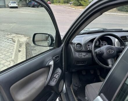 Серый Тойота РАВ 4, объемом двигателя 2 л и пробегом 320 тыс. км за 4000 $, фото 20 на Automoto.ua