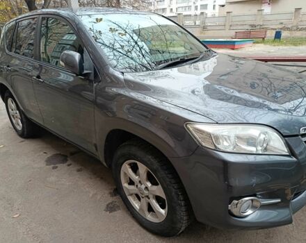 Серый Тойота РАВ 4, объемом двигателя 2.2 л и пробегом 180 тыс. км за 4700 $, фото 1 на Automoto.ua