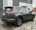 Сірий Тойота РАВ 4, об'ємом двигуна 2 л та пробігом 211 тис. км за 18000 $, фото 1 на Automoto.ua