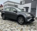 Сірий Тойота РАВ 4, об'ємом двигуна 2 л та пробігом 211 тис. км за 18000 $, фото 1 на Automoto.ua