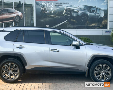 Серый Тойота РАВ 4, объемом двигателя 2 л и пробегом 48 тыс. км за 32944 $, фото 2 на Automoto.ua