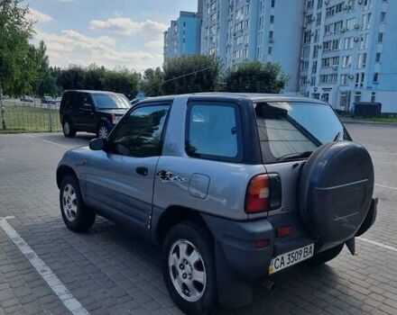 Серый Тойота РАВ 4, объемом двигателя 2 л и пробегом 237 тыс. км за 5200 $, фото 2 на Automoto.ua