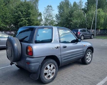 Серый Тойота РАВ 4, объемом двигателя 2 л и пробегом 237 тыс. км за 5200 $, фото 9 на Automoto.ua