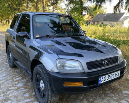 Серый Тойота РАВ 4, объемом двигателя 2 л и пробегом 213 тыс. км за 4000 $, фото 1 на Automoto.ua