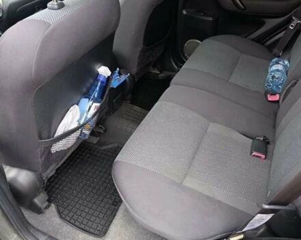 Сірий Тойота РАВ 4, об'ємом двигуна 2.2 л та пробігом 234 тис. км за 2000 $, фото 3 на Automoto.ua