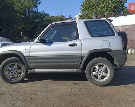 Серый Тойота РАВ 4, объемом двигателя 2 л и пробегом 391 тыс. км за 5250 $, фото 1 на Automoto.ua