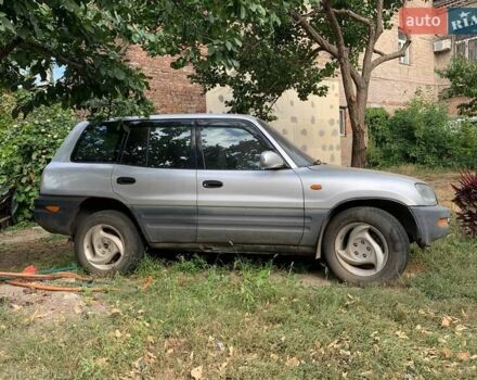 Серый Тойота РАВ 4, объемом двигателя 2 л и пробегом 400 тыс. км за 4000 $, фото 2 на Automoto.ua