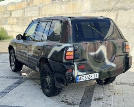Серый Тойота РАВ 4, объемом двигателя 2 л и пробегом 266 тыс. км за 2999 $, фото 2 на Automoto.ua