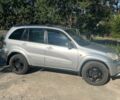 Серый Тойота РАВ 4, объемом двигателя 2 л и пробегом 400 тыс. км за 5500 $, фото 1 на Automoto.ua