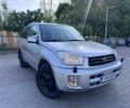 Серый Тойота РАВ 4, объемом двигателя 2 л и пробегом 270 тыс. км за 2900 $, фото 1 на Automoto.ua
