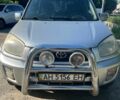 Серый Тойота РАВ 4, объемом двигателя 2 л и пробегом 400 тыс. км за 5500 $, фото 2 на Automoto.ua