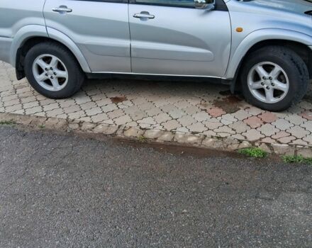 Сірий Тойота РАВ 4, об'ємом двигуна 2 л та пробігом 260 тис. км за 5600 $, фото 6 на Automoto.ua