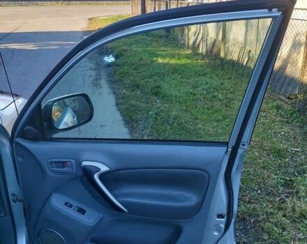 Сірий Тойота РАВ 4, об'ємом двигуна 2 л та пробігом 330 тис. км за 4350 $, фото 26 на Automoto.ua