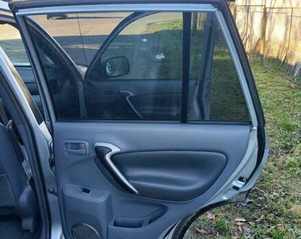 Сірий Тойота РАВ 4, об'ємом двигуна 2 л та пробігом 330 тис. км за 4350 $, фото 32 на Automoto.ua