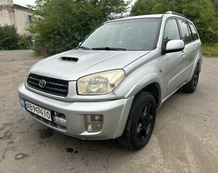 Серый Тойота РАВ 4, объемом двигателя 2 л и пробегом 200 тыс. км за 3350 $, фото 1 на Automoto.ua