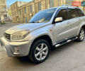 Серый Тойота РАВ 4, объемом двигателя 2 л и пробегом 180 тыс. км за 6300 $, фото 1 на Automoto.ua