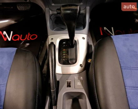 Серый Тойота РАВ 4, объемом двигателя 2 л и пробегом 275 тыс. км за 6900 $, фото 16 на Automoto.ua