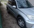 Серый Тойота РАВ 4, объемом двигателя 2 л и пробегом 290 тыс. км за 4500 $, фото 2 на Automoto.ua