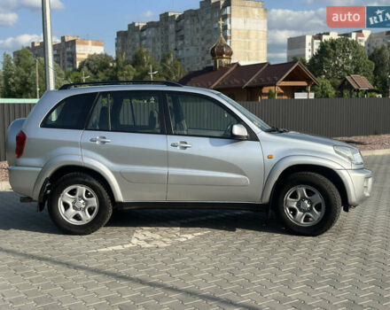 Сірий Тойота РАВ 4, об'ємом двигуна 2 л та пробігом 206 тис. км за 7800 $, фото 5 на Automoto.ua