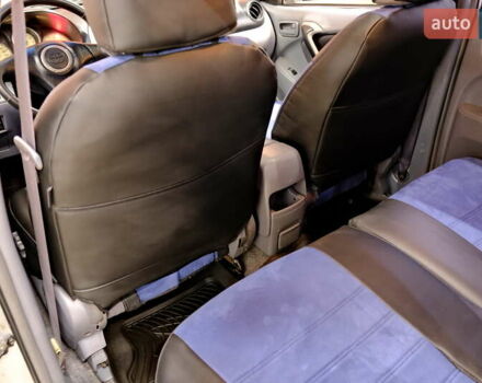 Серый Тойота РАВ 4, объемом двигателя 2 л и пробегом 275 тыс. км за 6900 $, фото 29 на Automoto.ua