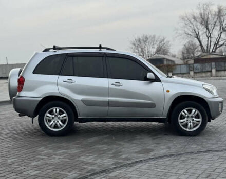 Серый Тойота РАВ 4, объемом двигателя 2 л и пробегом 242 тыс. км за 5499 $, фото 5 на Automoto.ua