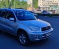 Серый Тойота РАВ 4, объемом двигателя 2 л и пробегом 191 тыс. км за 6700 $, фото 1 на Automoto.ua