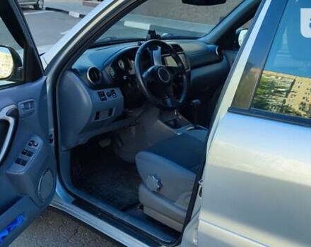 Серый Тойота РАВ 4, объемом двигателя 2 л и пробегом 191 тыс. км за 6700 $, фото 7 на Automoto.ua