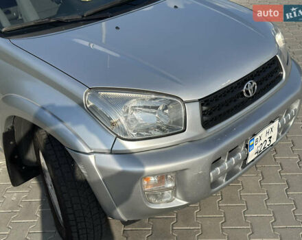 Сірий Тойота РАВ 4, об'ємом двигуна 2 л та пробігом 206 тис. км за 7800 $, фото 2 на Automoto.ua