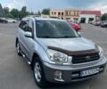 Серый Тойота РАВ 4, объемом двигателя 2 л и пробегом 144 тыс. км за 7000 $, фото 1 на Automoto.ua