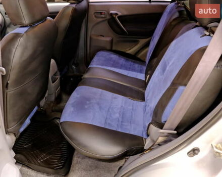 Серый Тойота РАВ 4, объемом двигателя 2 л и пробегом 275 тыс. км за 6900 $, фото 28 на Automoto.ua