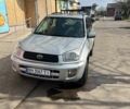 Серый Тойота РАВ 4, объемом двигателя 2 л и пробегом 199 тыс. км за 6000 $, фото 1 на Automoto.ua