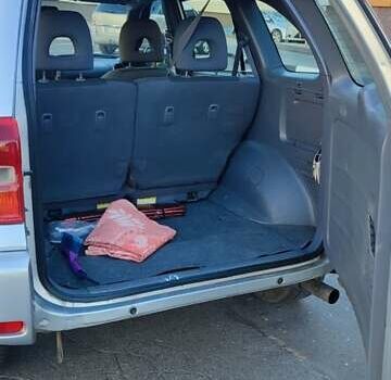 Серый Тойота РАВ 4, объемом двигателя 2 л и пробегом 191 тыс. км за 6700 $, фото 5 на Automoto.ua