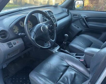 Сірий Тойота РАВ 4, об'ємом двигуна 2 л та пробігом 330 тис. км за 4350 $, фото 24 на Automoto.ua