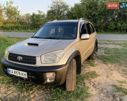 Серый Тойота РАВ 4, объемом двигателя 2 л и пробегом 345 тыс. км за 7800 $, фото 1 на Automoto.ua