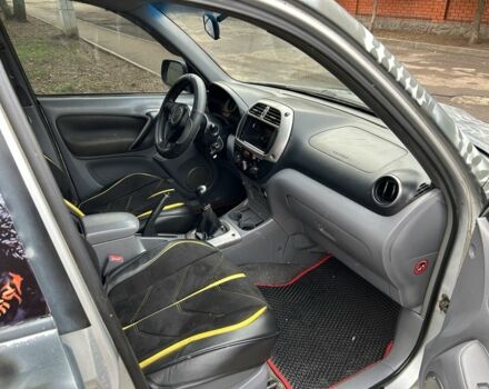 Серый Тойота РАВ 4, объемом двигателя 2 л и пробегом 288 тыс. км за 3400 $, фото 8 на Automoto.ua