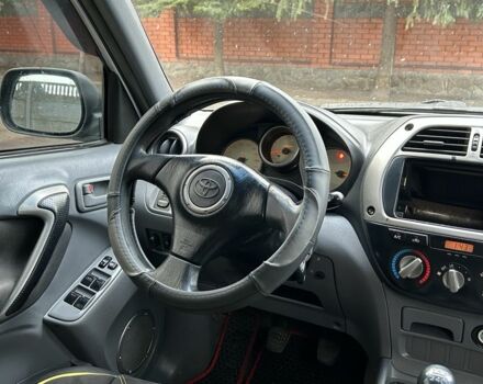 Серый Тойота РАВ 4, объемом двигателя 2 л и пробегом 288 тыс. км за 3400 $, фото 7 на Automoto.ua