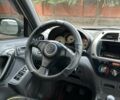 Серый Тойота РАВ 4, объемом двигателя 2 л и пробегом 288 тыс. км за 3400 $, фото 7 на Automoto.ua