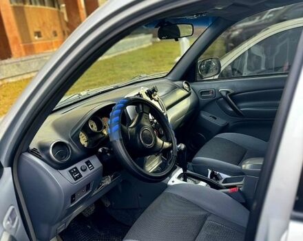Серый Тойота РАВ 4, объемом двигателя 2 л и пробегом 245 тыс. км за 5700 $, фото 8 на Automoto.ua