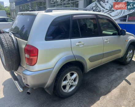 Сірий Тойота РАВ 4, об'ємом двигуна 2 л та пробігом 216 тис. км за 6200 $, фото 3 на Automoto.ua