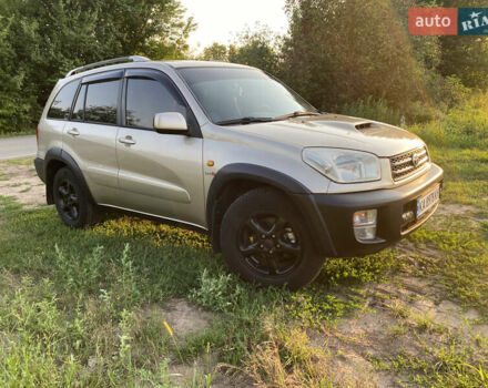 Серый Тойота РАВ 4, объемом двигателя 2 л и пробегом 345 тыс. км за 7800 $, фото 3 на Automoto.ua