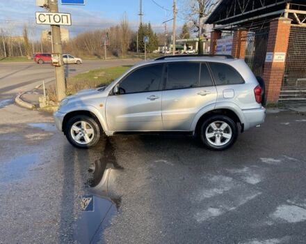 Серый Тойота РАВ 4, объемом двигателя 2 л и пробегом 244 тыс. км за 3650 $, фото 2 на Automoto.ua