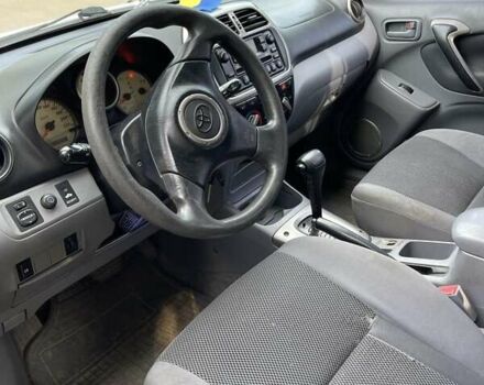 Сірий Тойота РАВ 4, об'ємом двигуна 2 л та пробігом 400 тис. км за 6400 $, фото 11 на Automoto.ua