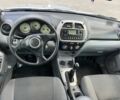 Серый Тойота РАВ 4, объемом двигателя 2 л и пробегом 290 тыс. км за 3827 $, фото 2 на Automoto.ua